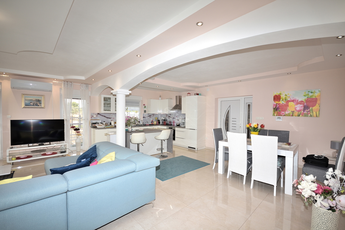 Tribunj , villa con piscina