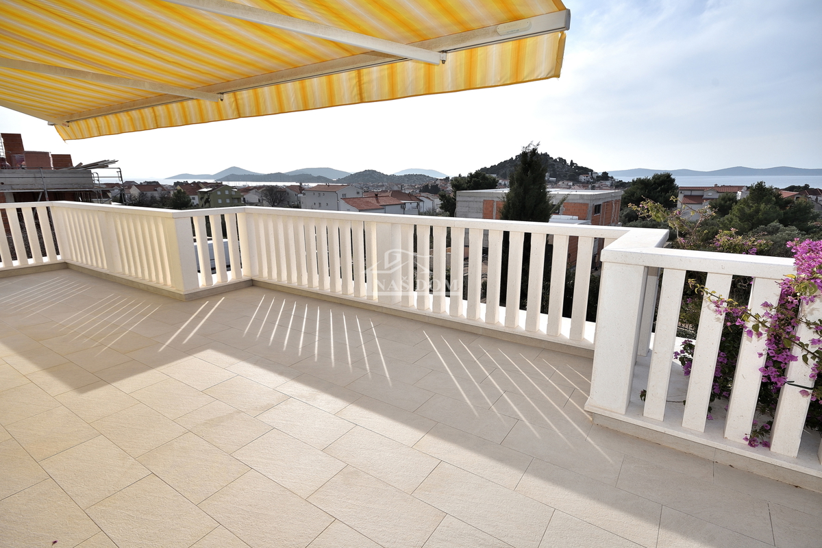 Tribunj , villa con piscina