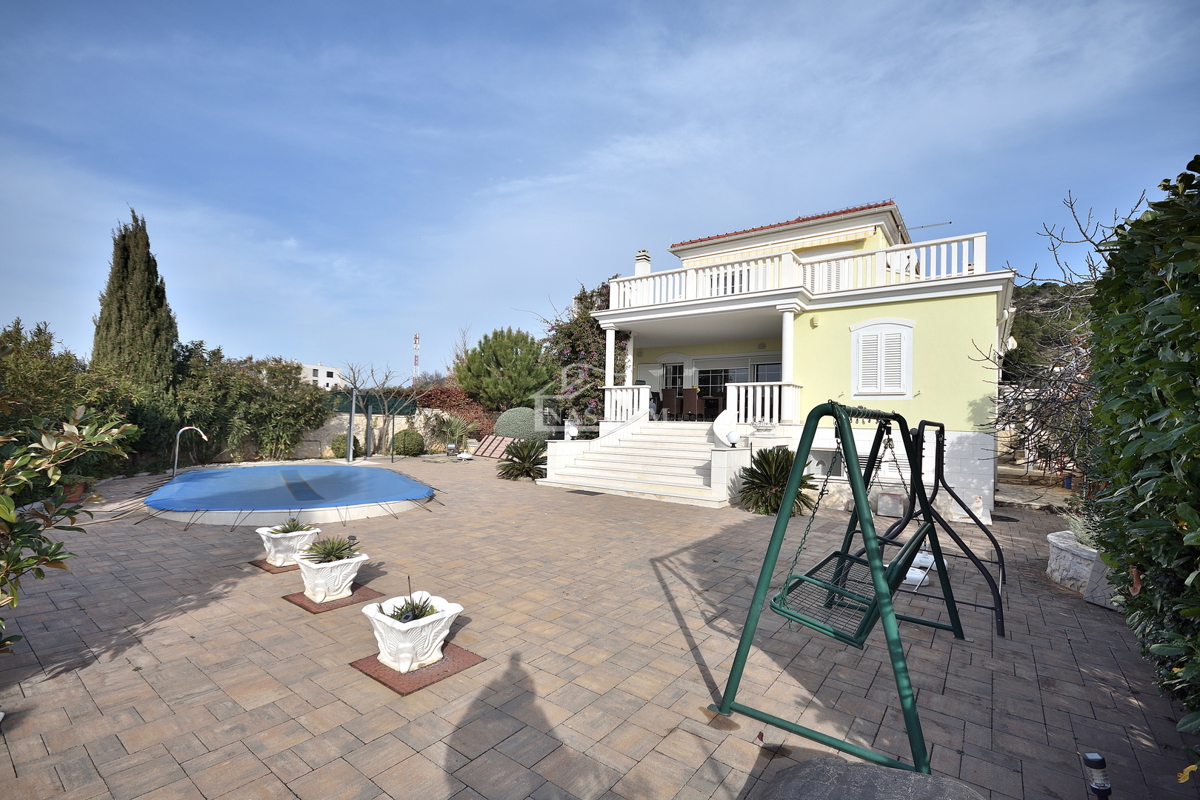 Tribunj , villa con piscina