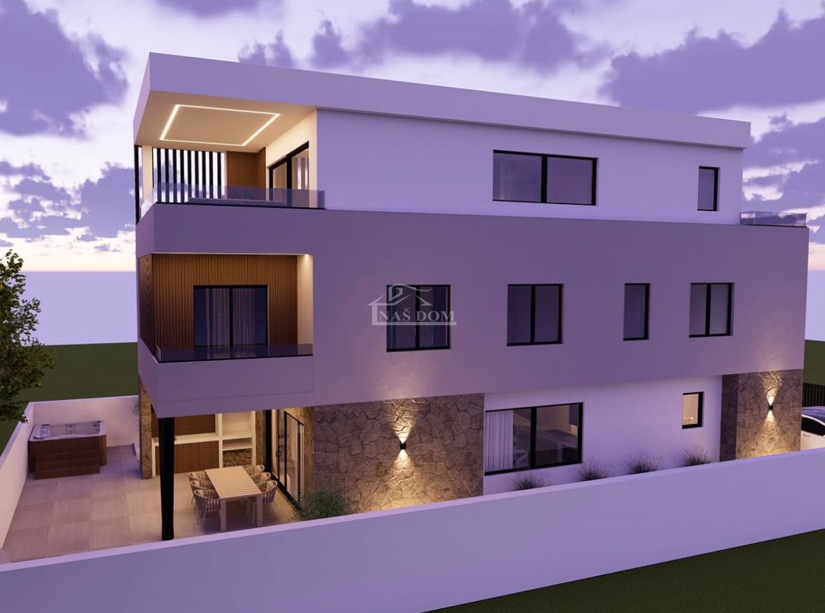 Vodice - Appartamento di lusso su due livelli S1, posizione tranquilla