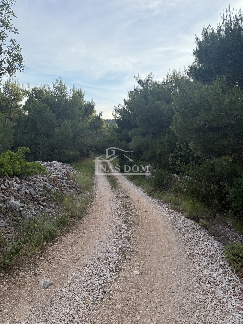 Terreno attraente sull&apos;isola di Žirje