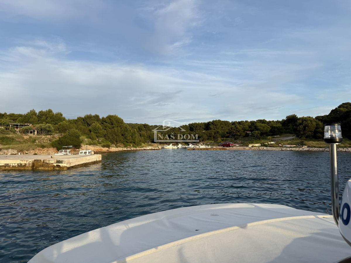 Terreno attraente sull&apos;isola di Žirje