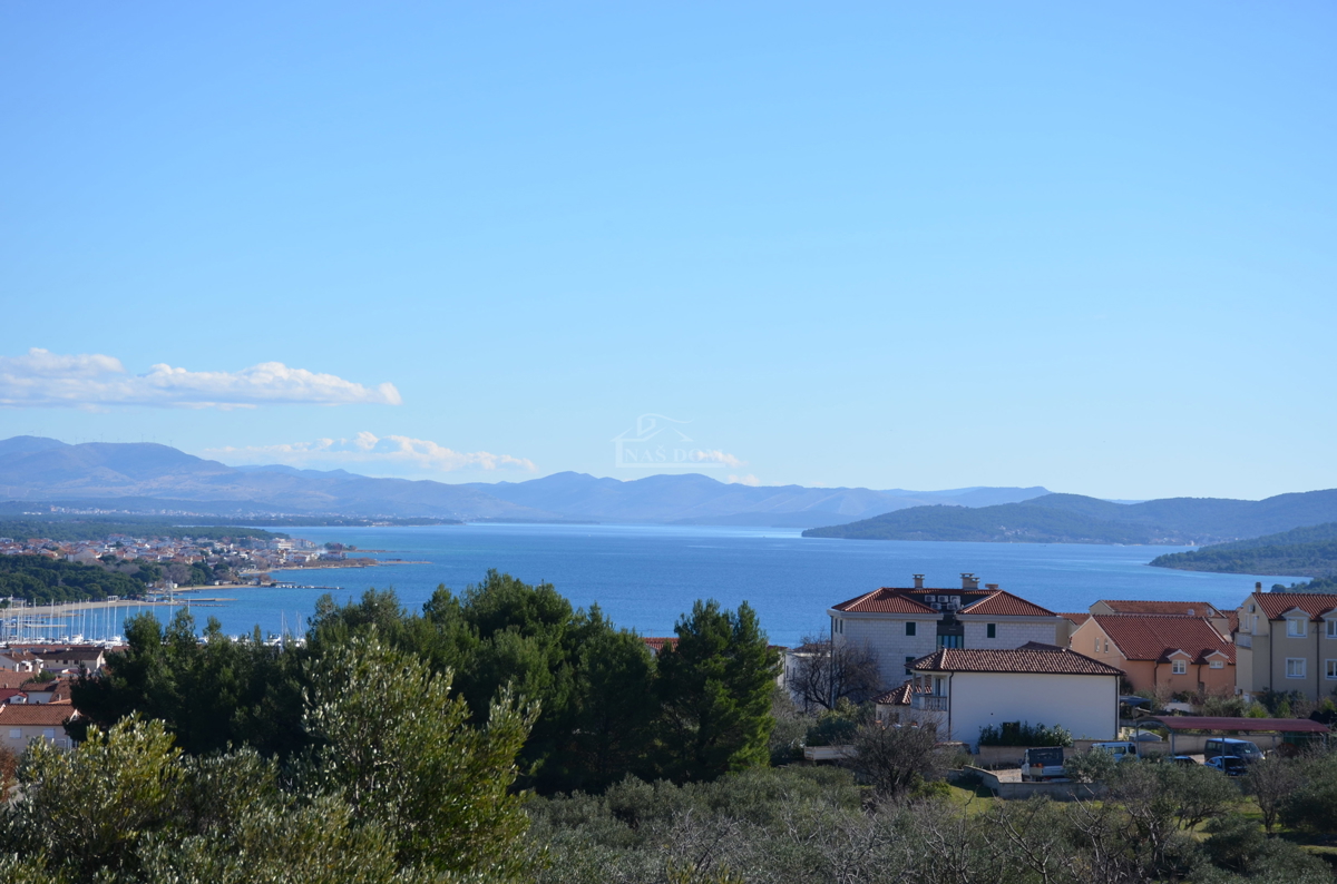 Vodice - Doppia casa S2 con piscina, vista mare