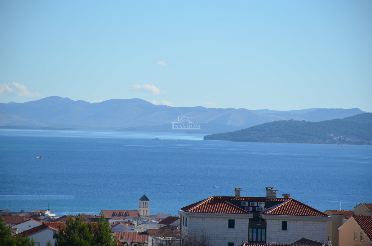 Vodice - Doppia casa S2 con piscina, vista mare
