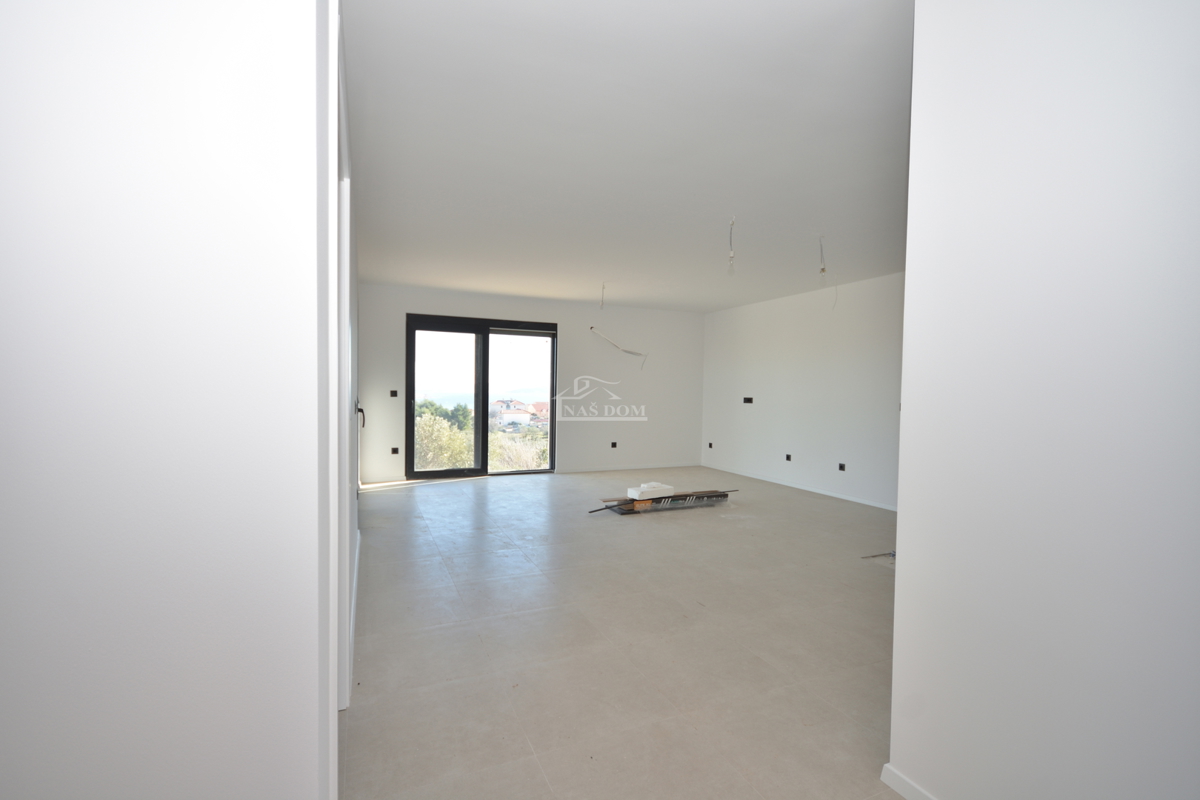 Vodice - Doppia casa S2 con piscina, vista mare