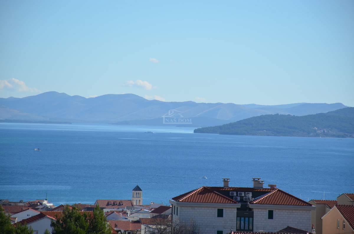 Vodice - Doppia casa S2 con piscina, vista mare