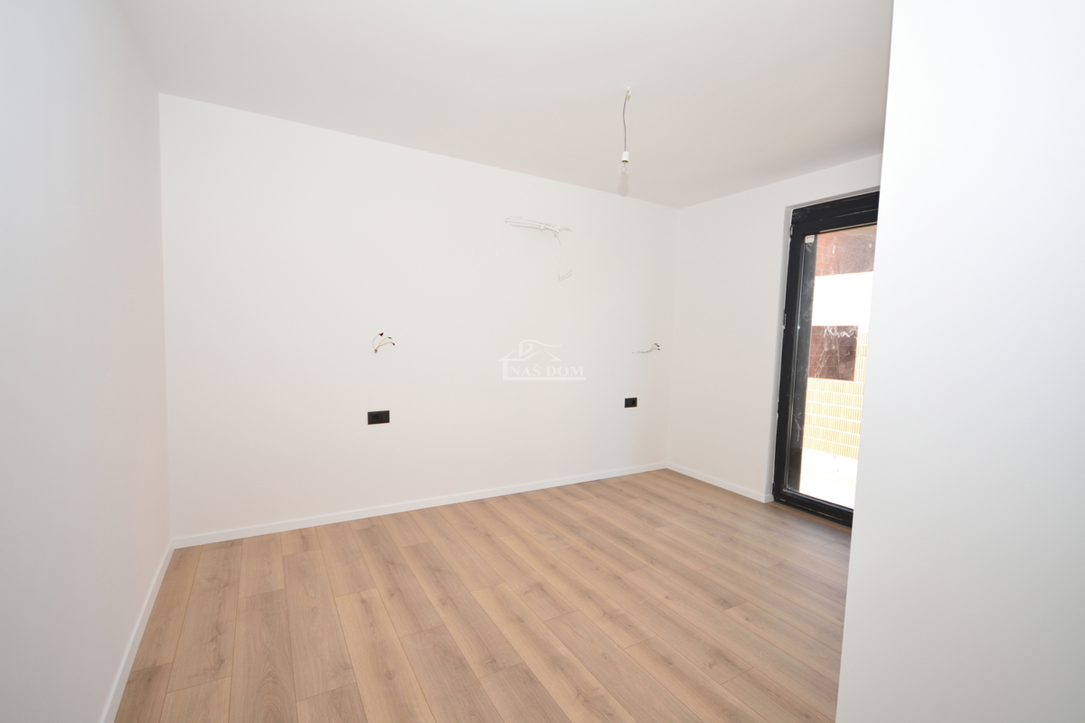 Vodice - Doppia casa S2 con piscina, vista mare