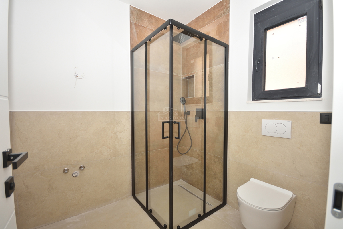 Vodice - Doppia casa S2 con piscina, vista mare