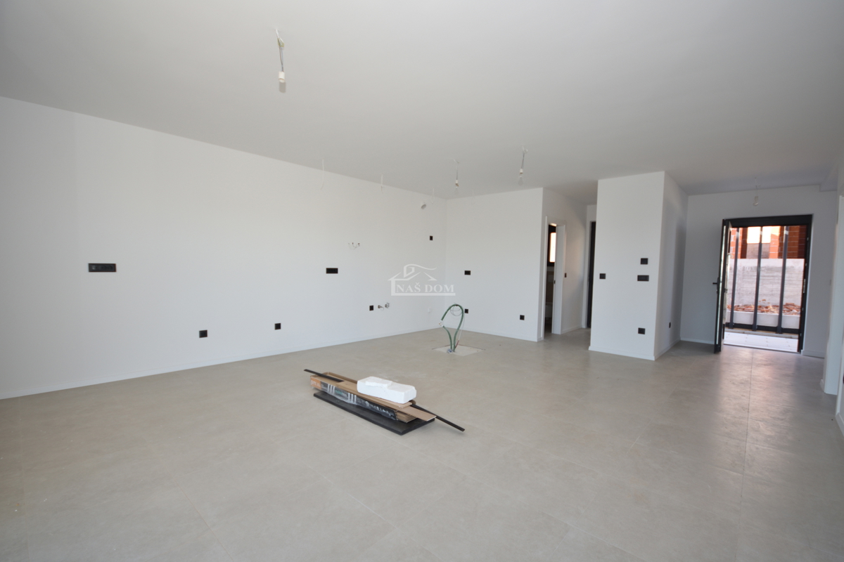 Vodice - Doppia casa S2 con piscina, vista mare