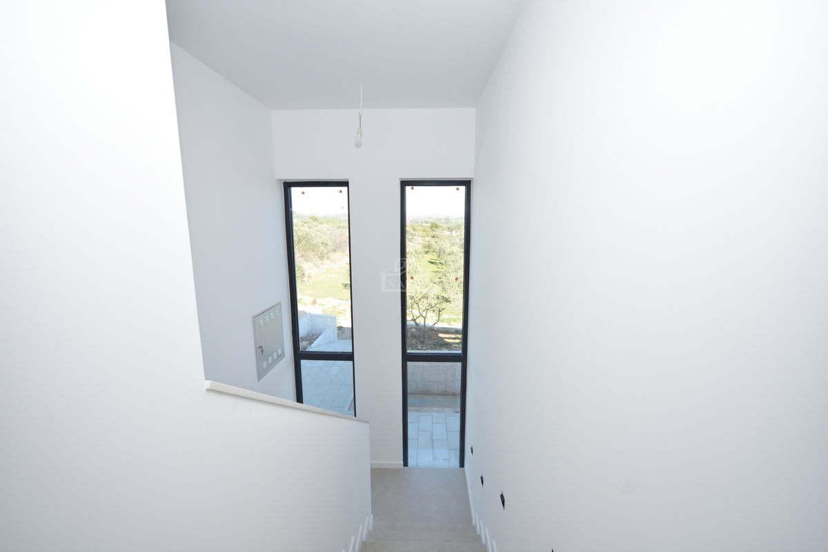 Vodice - Doppia casa S2 con piscina, vista mare