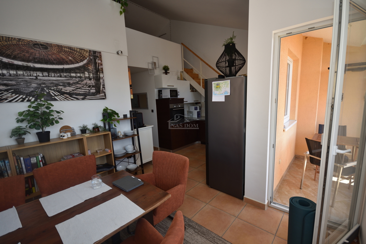 Vodice - Appartamento con soppalco, 3 camere + soggiorno, vista mare