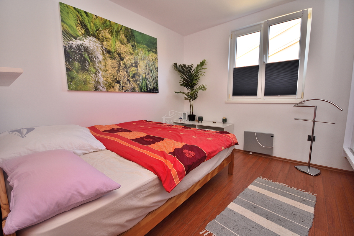 Vodice - Appartamento con soppalco, 3 camere + soggiorno, vista mare