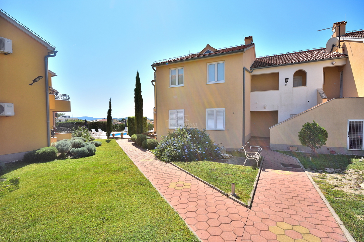 Vodice - Appartamento con soppalco, 3 camere + soggiorno, vista mare