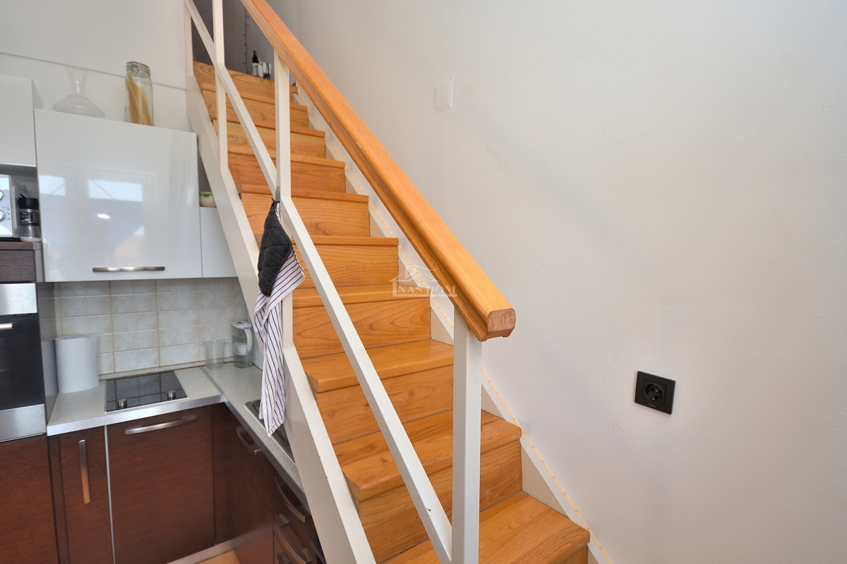 Vodice - Appartamento con soppalco, 3 camere + soggiorno, vista mare