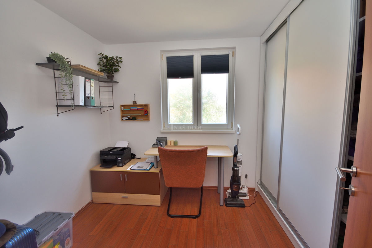 Vodice - Appartamento con soppalco, 3 camere + soggiorno, vista mare