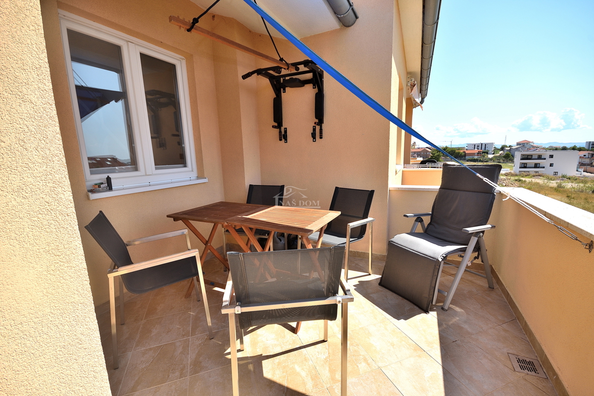 Vodice - Appartamento con soppalco, 3 camere + soggiorno, vista mare