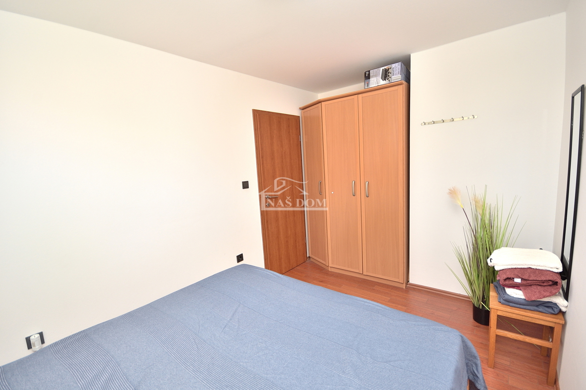 Vodice - Appartamento con soppalco, 3 camere + soggiorno, vista mare