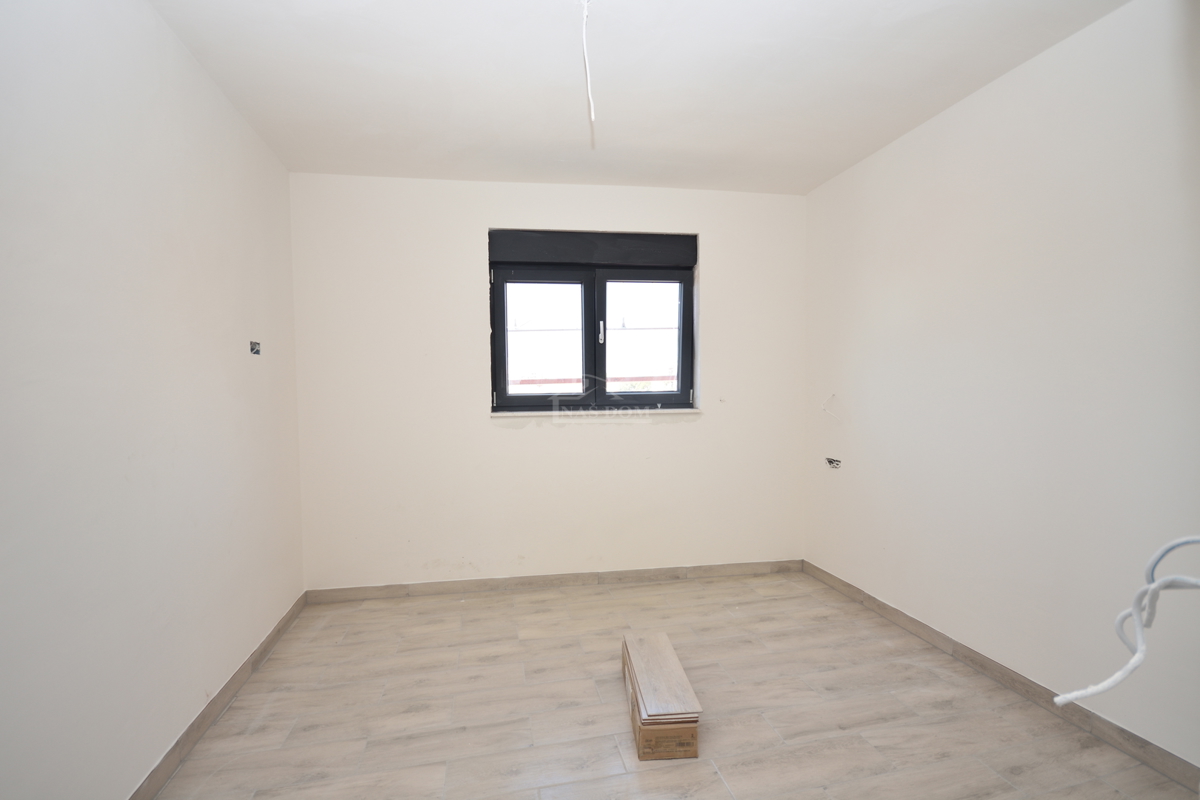 Sibenik, Crnica - Appartamento trilocale S3 con garage