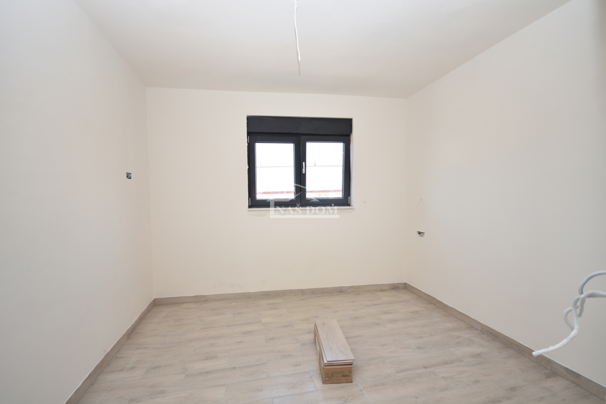 Sibenik, Crnica - Appartamento trilocale S3 con garage