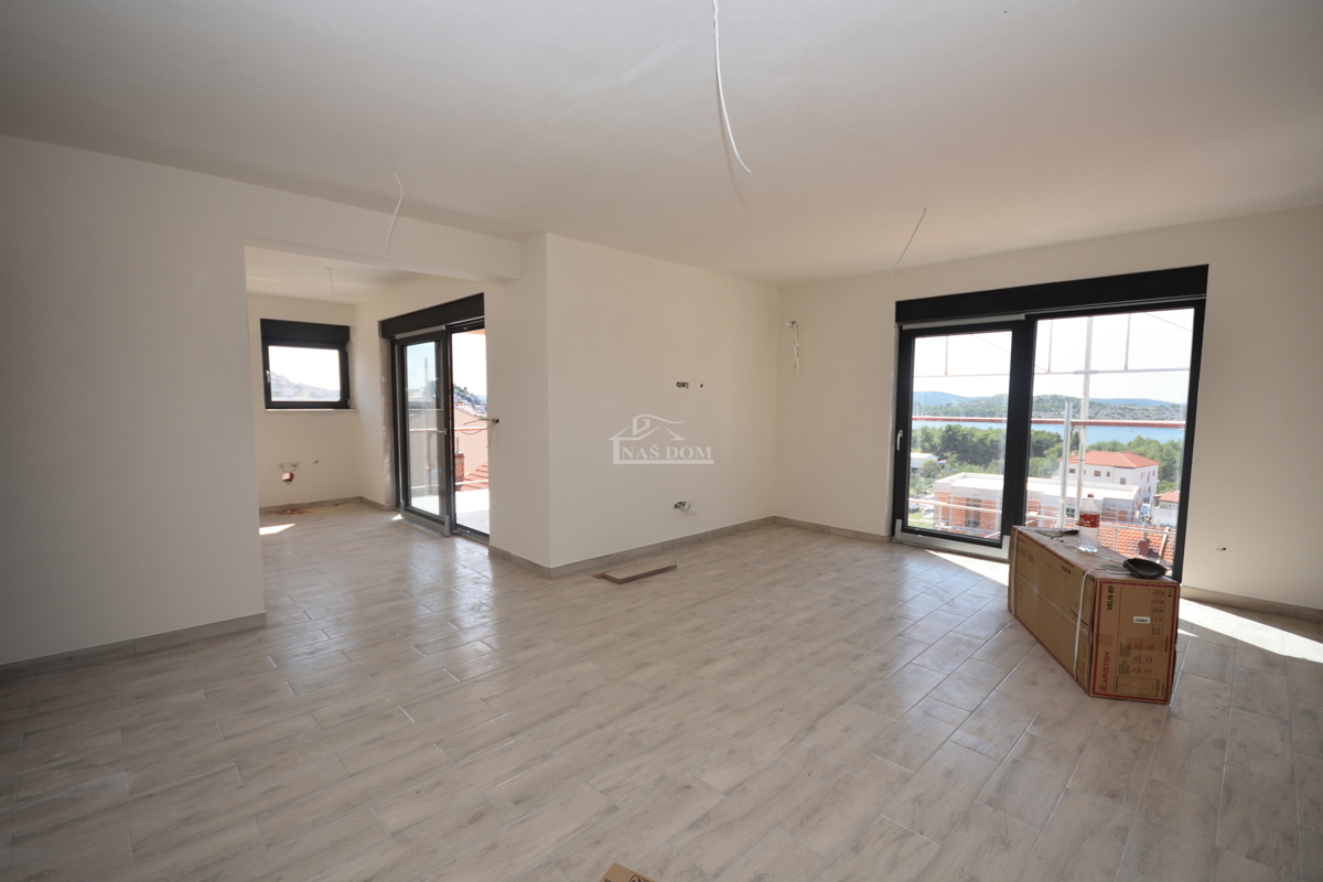 Sibenik, Crnica - Appartamento trilocale S3 con garage