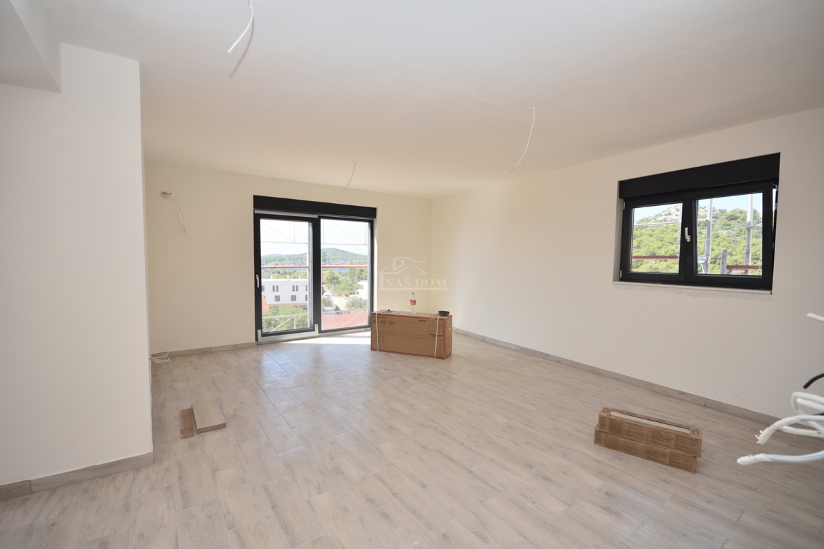 Sibenik, Crnica - Appartamento trilocale S3 con garage