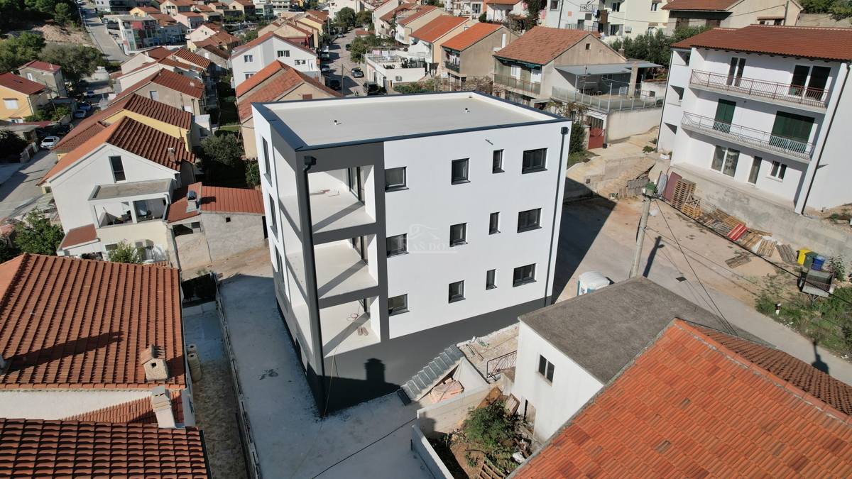 Sibenik, Crnica - Appartamento trilocale S3 con garage