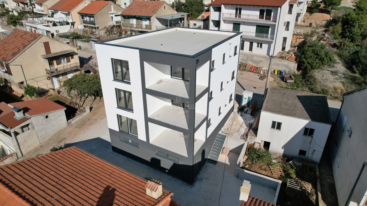 Sibenik, Crnica - Appartamento trilocale S3 con garage