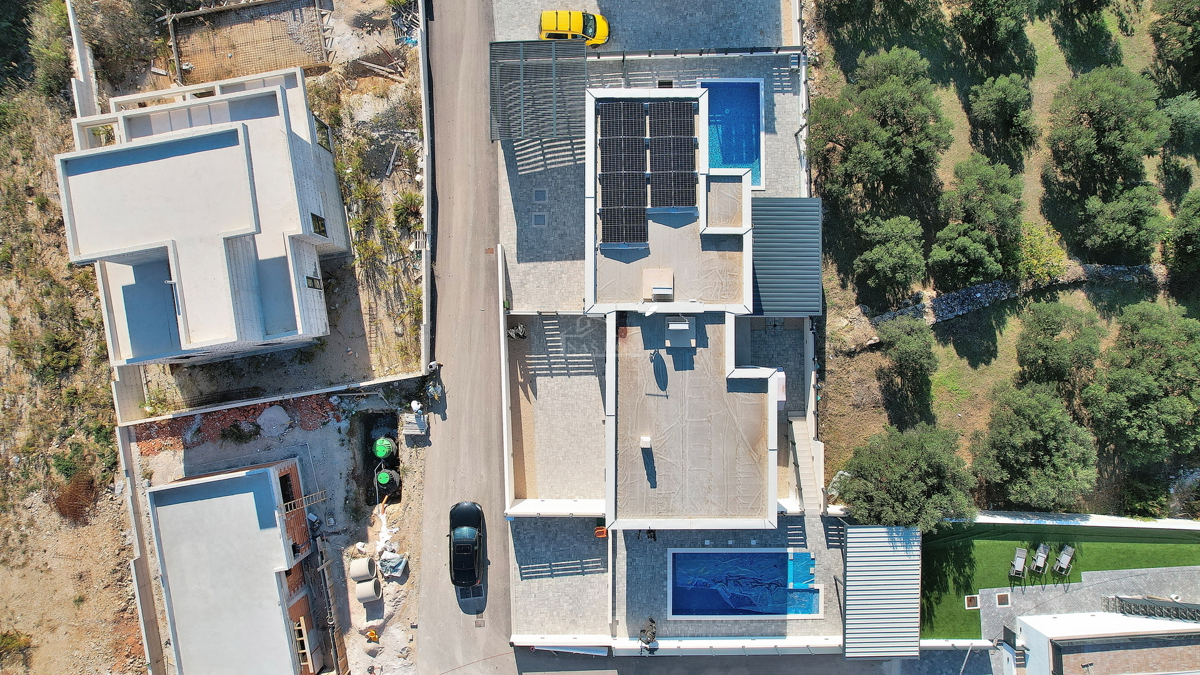 Vodice - Villetta bifamiliare arredata con piscina, vista mare