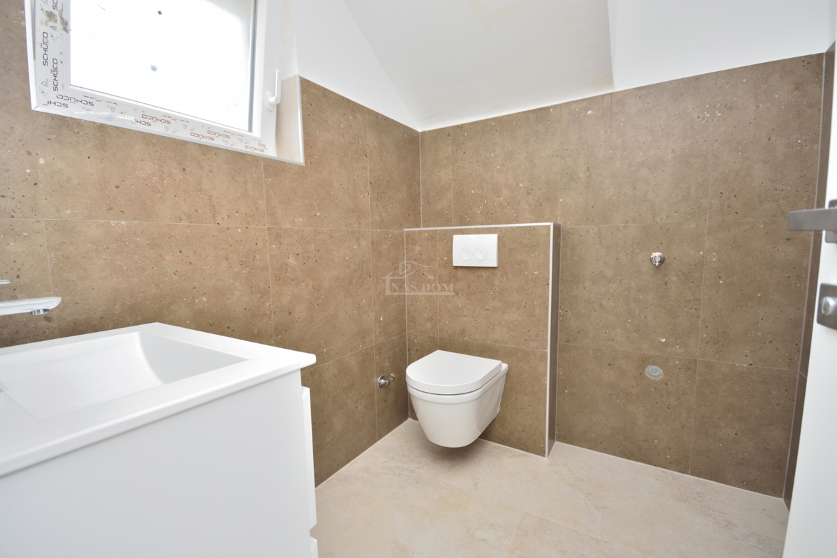 Vodice, Srima - Doppia casa S2 con piscina, a 270 m dalla spiaggia