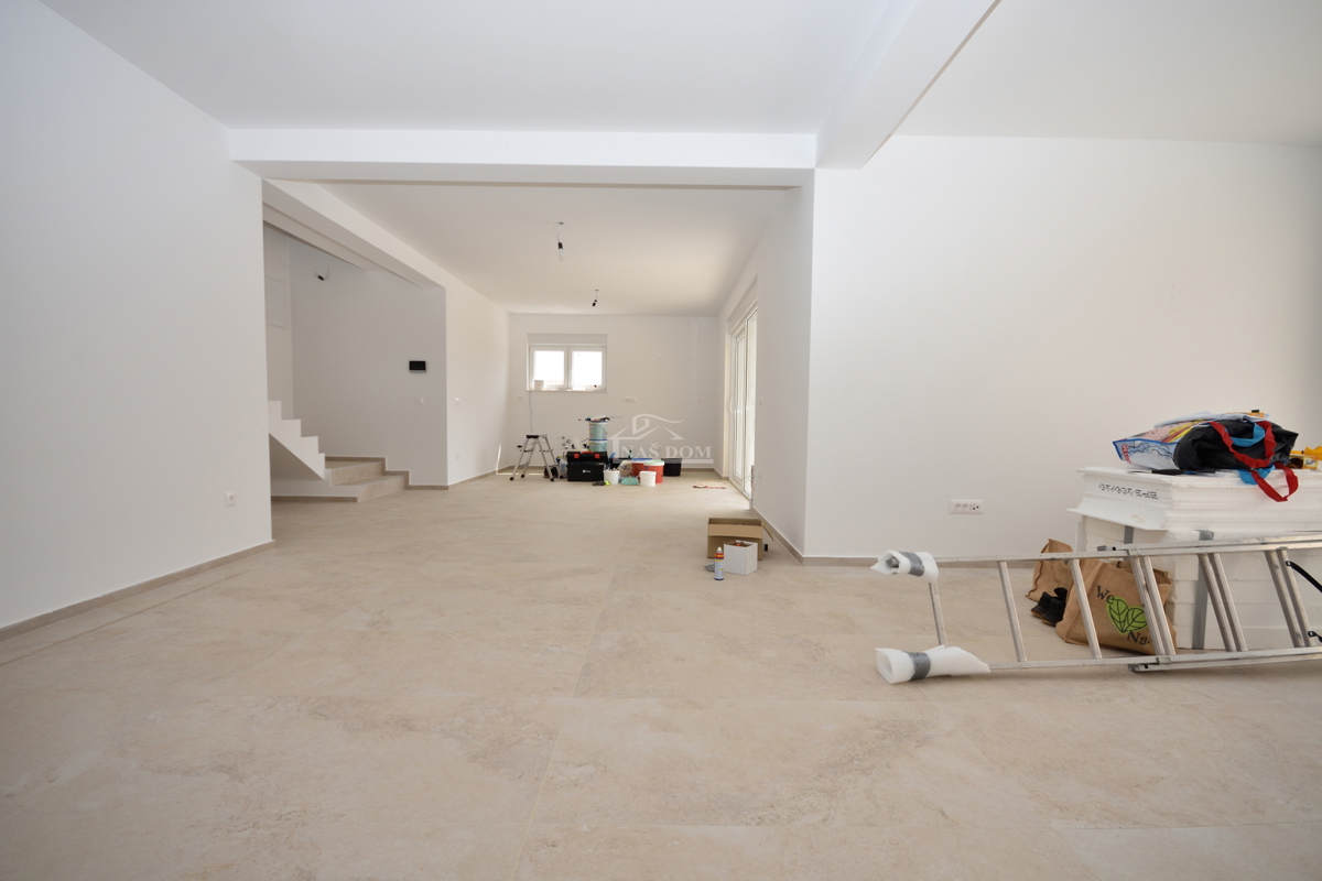 Vodice, Srima - Doppia casa S2 con piscina, a 270 m dalla spiaggia