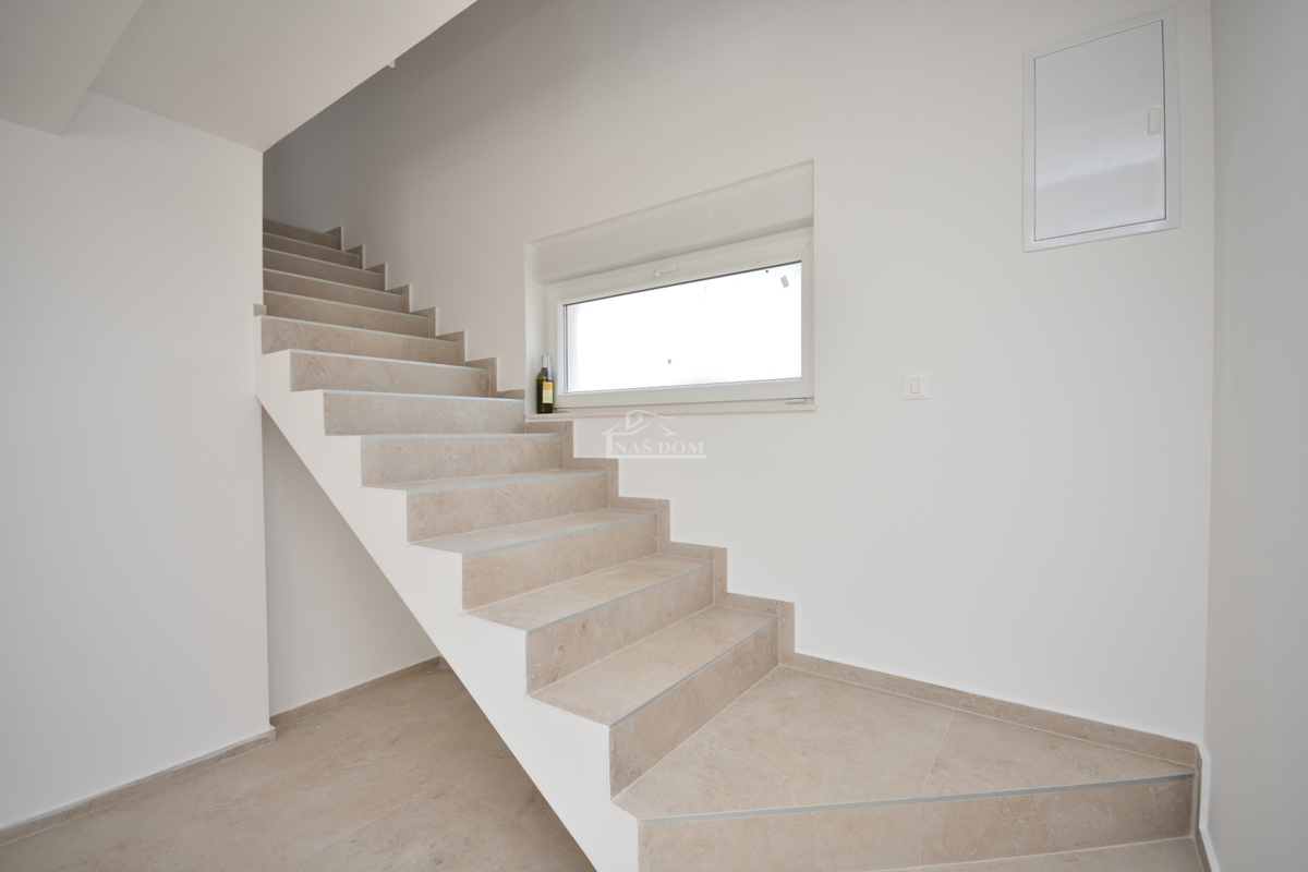 Vodice, Srima - Doppia casa S2 con piscina, a 270 m dalla spiaggia