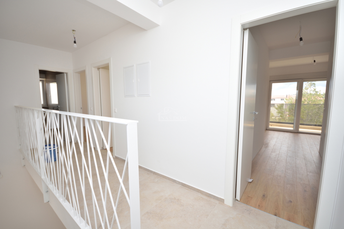 Vodice, Srima - Doppia casa S2 con piscina, a 270 m dalla spiaggia