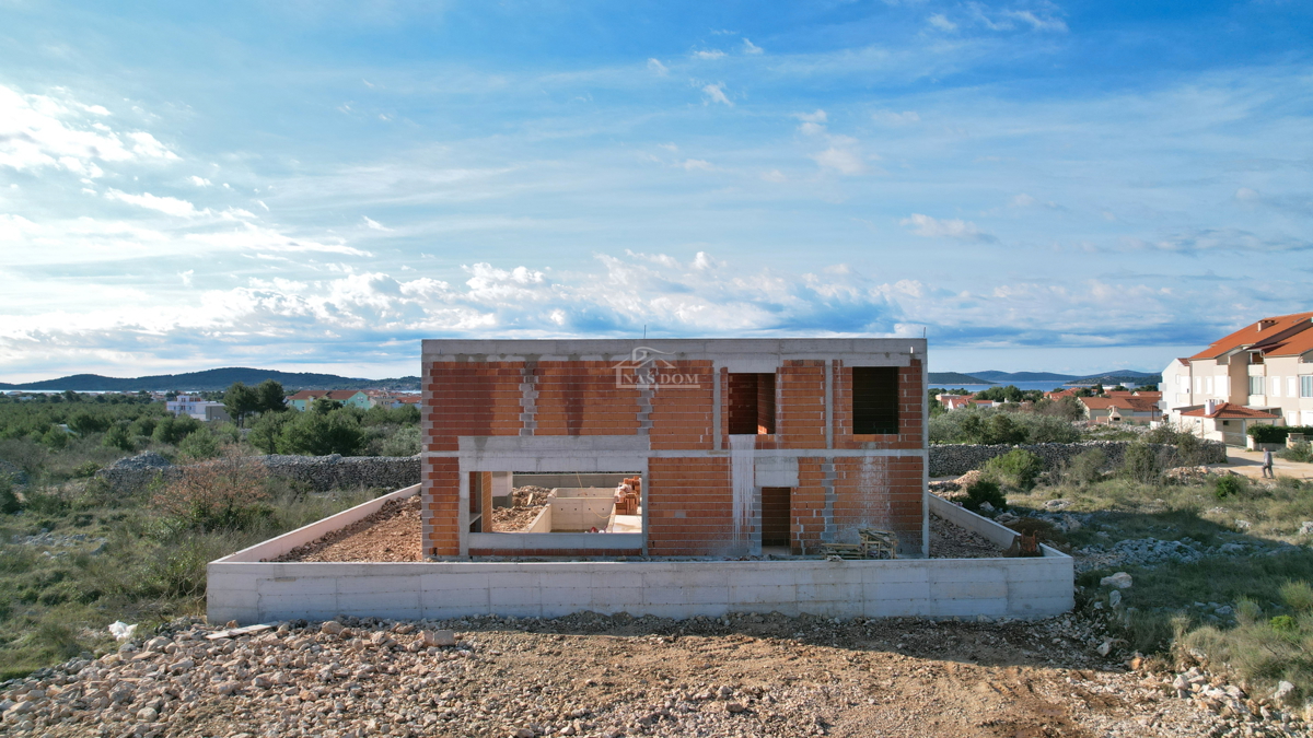 Villa esclusiva smart con piscina, centro benessere, garage e vista mare – Vodice