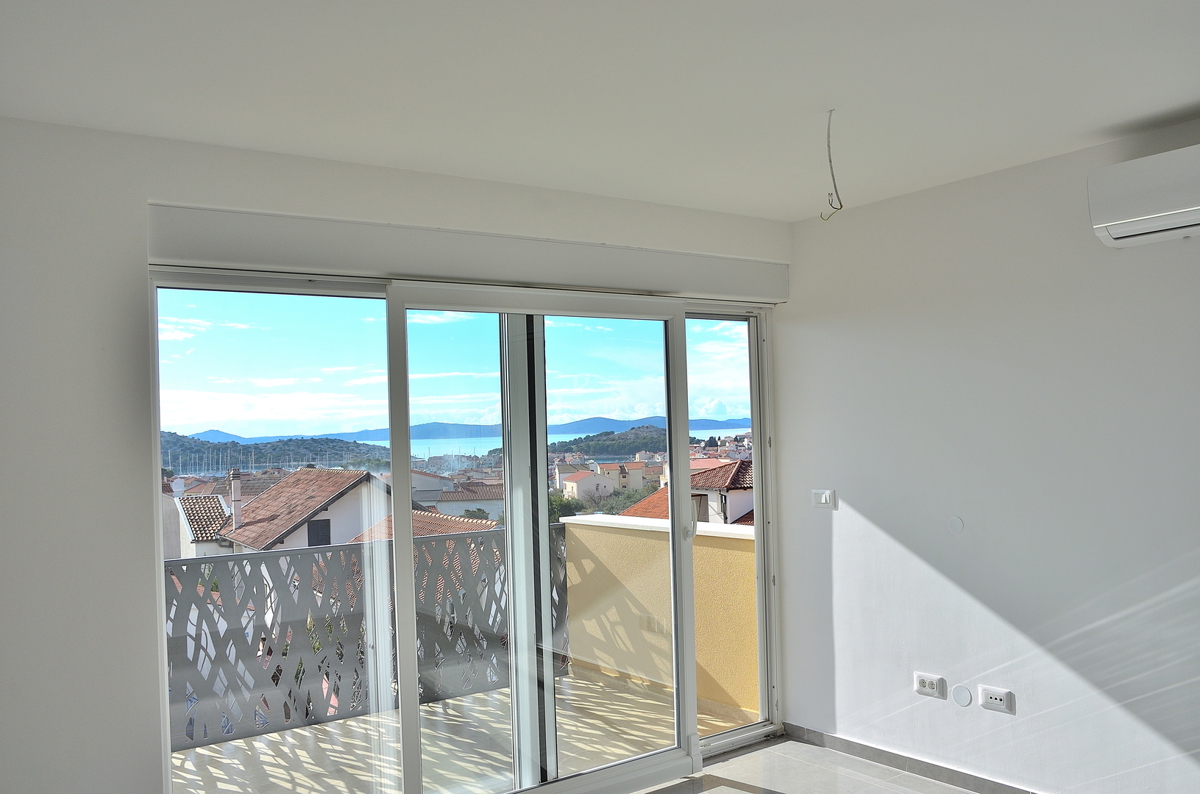 Tribunj - appartamento con vista mare, secondo piano