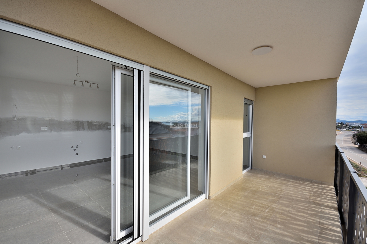 Tribunj - appartamento con vista mare, secondo piano