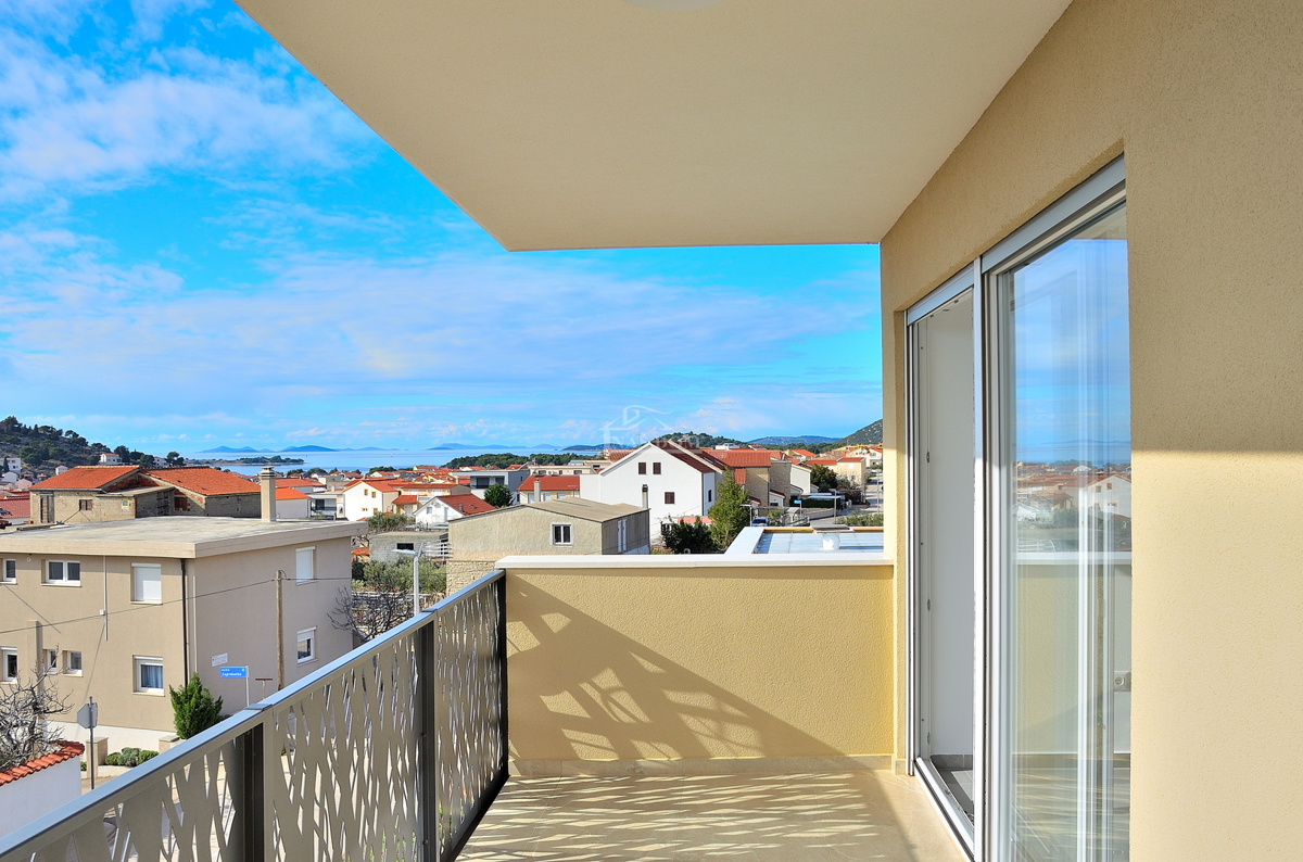 Tribunj - appartamento con vista mare, secondo piano