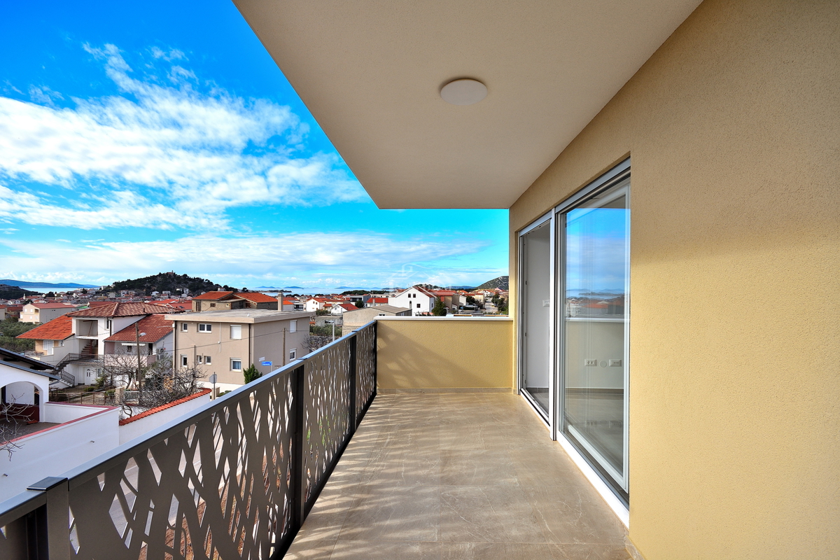 Tribunj - appartamento con vista mare, secondo piano