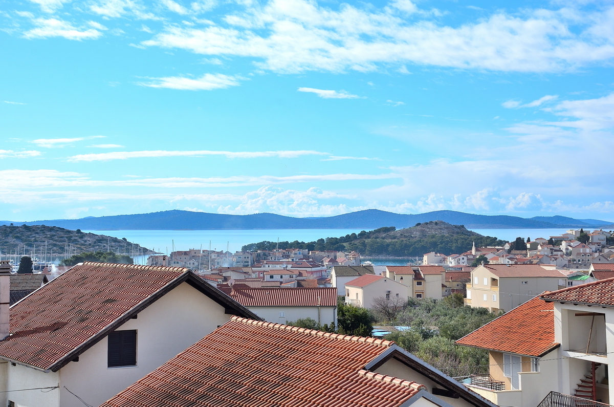 Tribunj - appartamento con vista mare, secondo piano