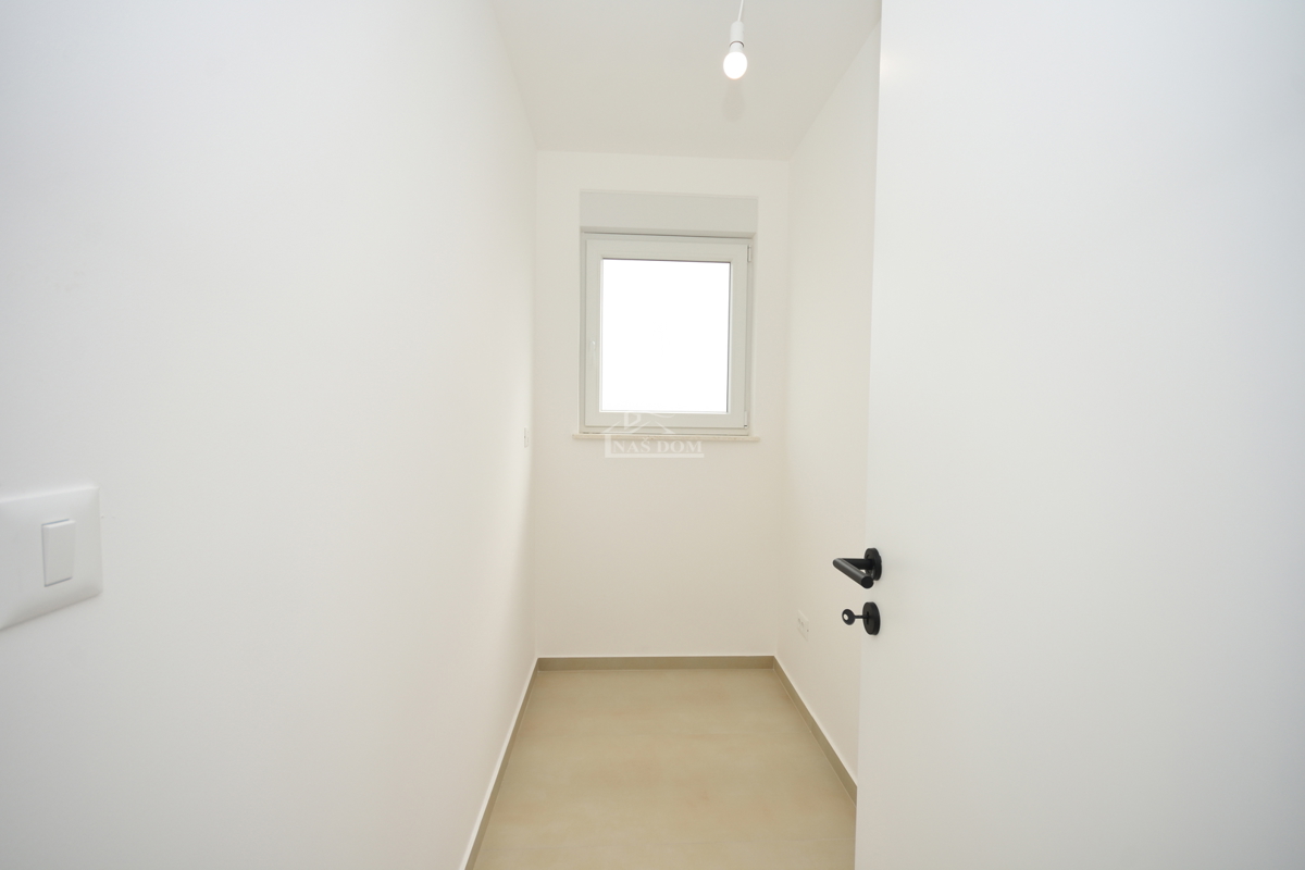 Vodice - Attico con terrazza sul tetto, a 450 m dalla spiaggia