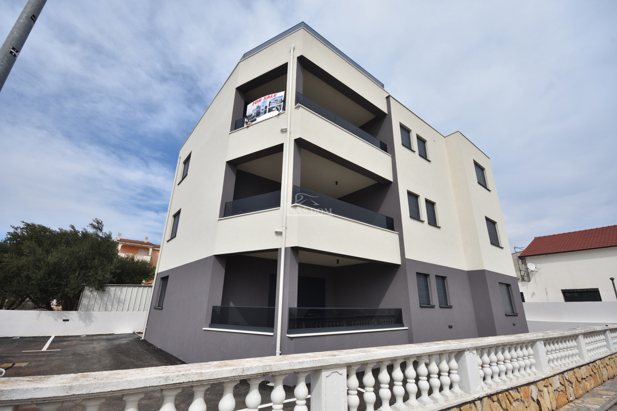 Vodice - Attico con terrazza sul tetto, a 450 m dalla spiaggia