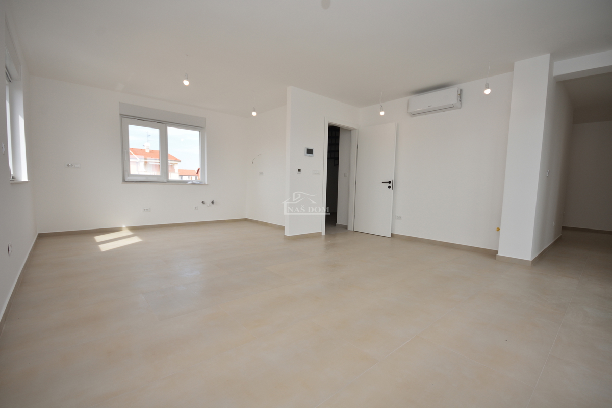 Vodice - Attico con terrazza sul tetto, a 450 m dalla spiaggia