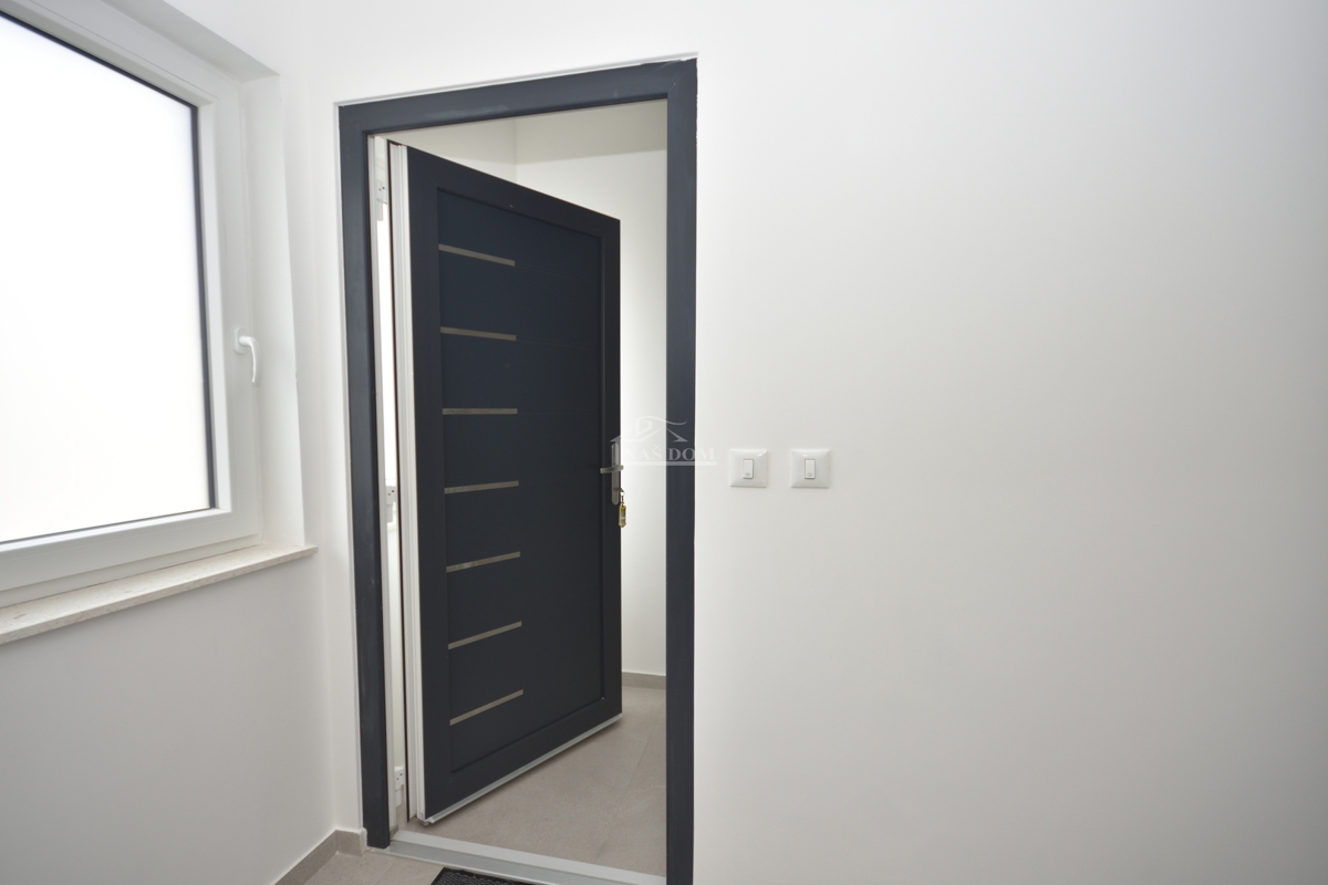 Vodice - Attico con terrazza sul tetto, a 450 m dalla spiaggia