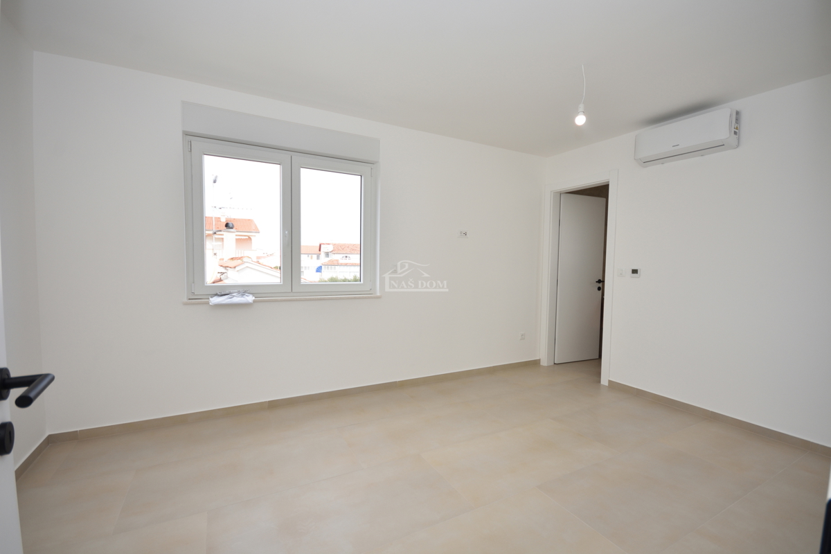 Vodice - Attico con terrazza sul tetto, a 450 m dalla spiaggia