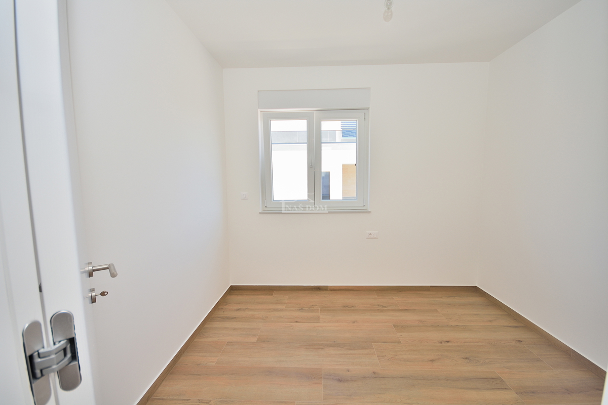 Vodice - casa bifamiliare con piscina