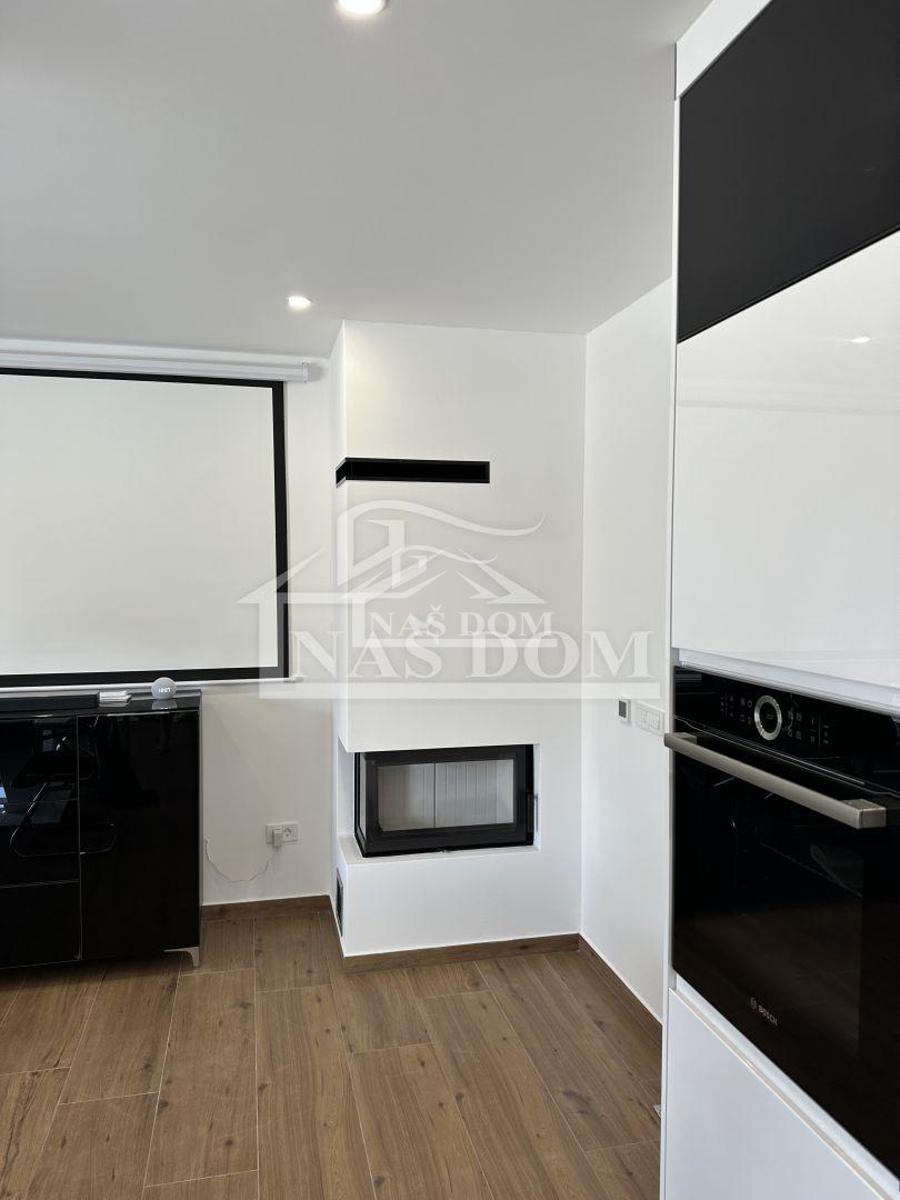 Vodice - Appartamento arredato, 3 piani, terrazza panoramica, jacuzzi