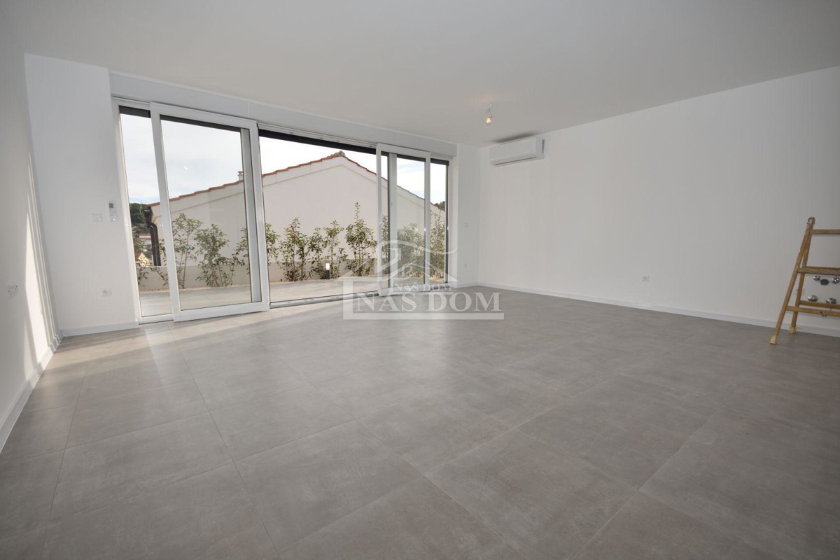 Tisno - S2 Villa bifamiliare di lusso in posizione tranquilla