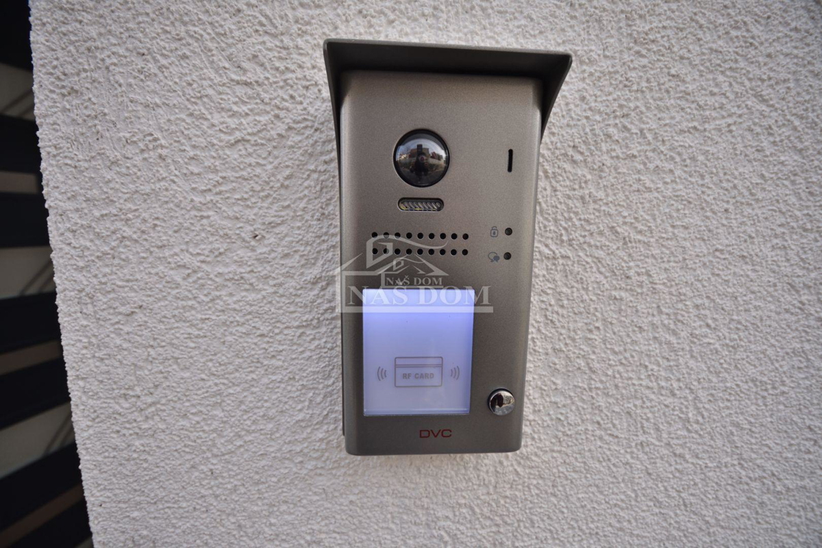 Tisno - S2 Villa bifamiliare di lusso in posizione tranquilla