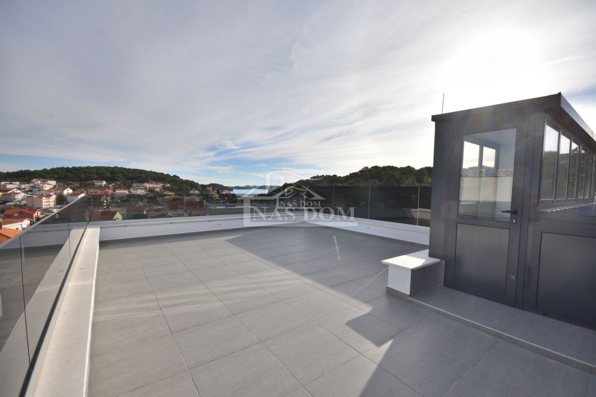 Tisno - S2 Villa bifamiliare di lusso in posizione tranquilla