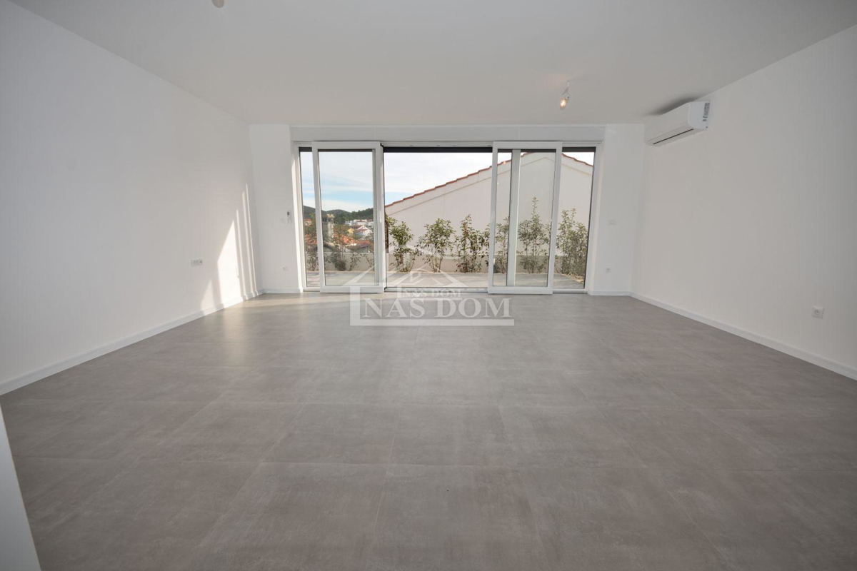 Tisno - S2 Villa bifamiliare di lusso in posizione tranquilla