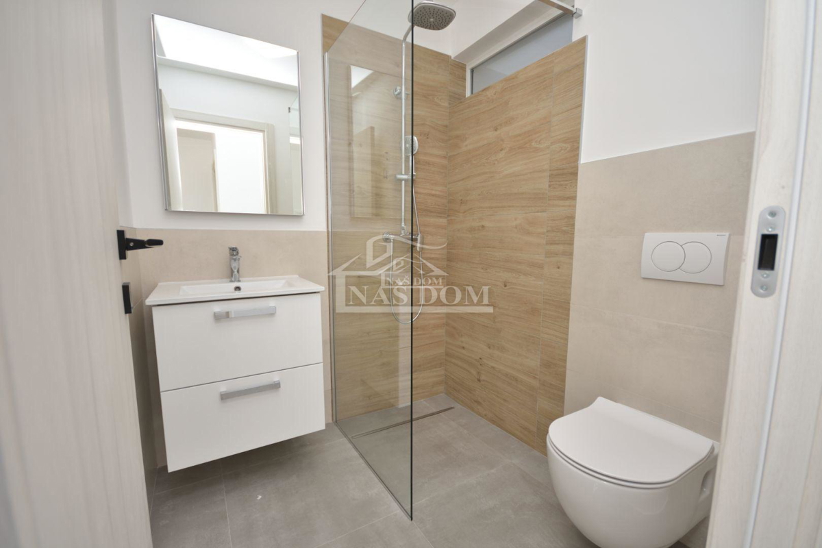 Tisno - S2 Villa bifamiliare di lusso in posizione tranquilla